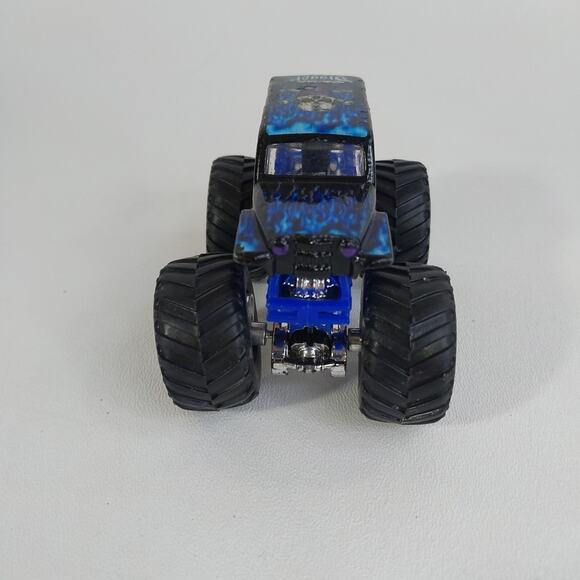 Hot Wheels 2012 Monster Jam Son-uva Digger Truck Mattel 1:64 Die-cast - Picture 4 of 5